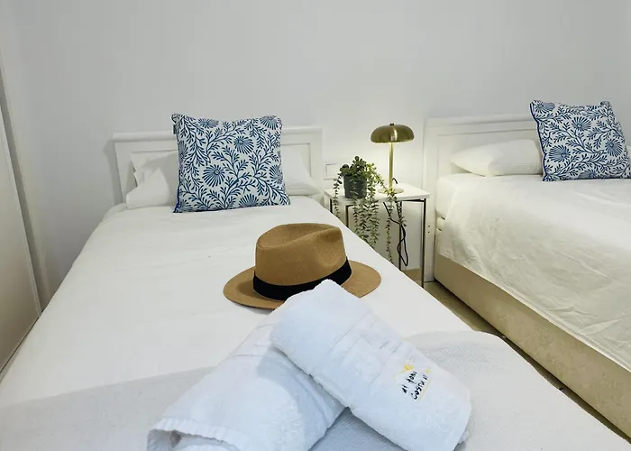 Sol De Con Vistas Al Mar, Piscina Y Cerca De La Playa Appartamento