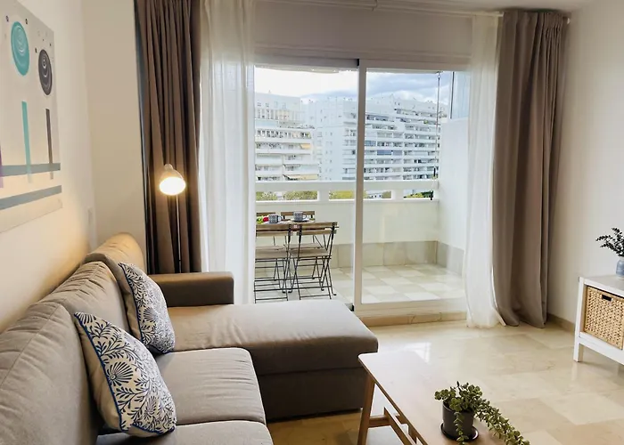 Sol De Con Vistas Al Mar, Piscina Y Cerca De La Playa Daire Marbella